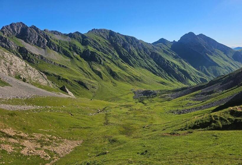 Schronisko Refugio Del Meicín