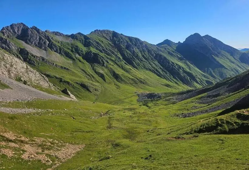 Retkeilymaja Refugio Del Meicín