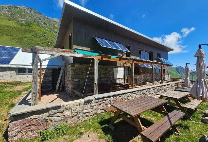 Retkeilymaja Refugio Del Meicín