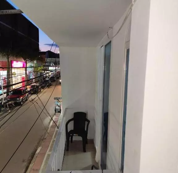 ホテル Dinastia Castillo Melgar