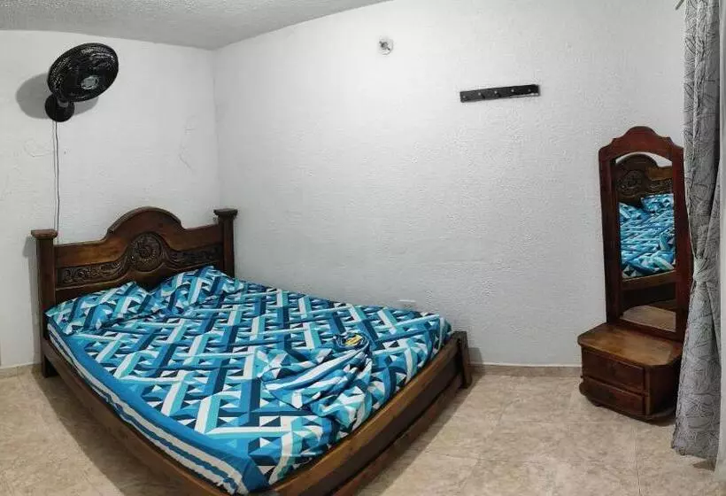 ホテル Dinastia Castillo Melgar