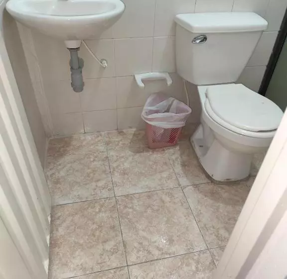 ホテル Dinastia Castillo Melgar