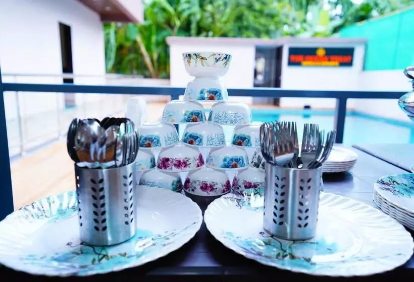 Hotelli Ilif 2724 The Ocean Treat