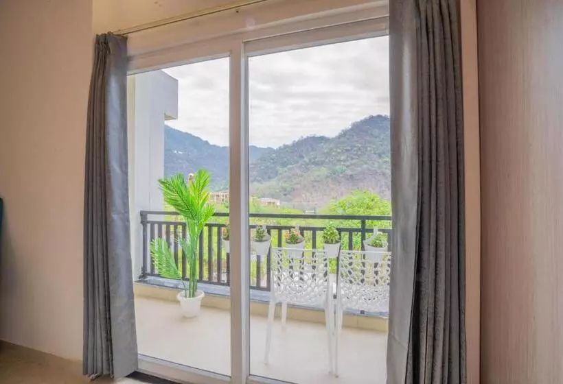 Hotelli Perfectstayz Alpine Near Laxman Jhula