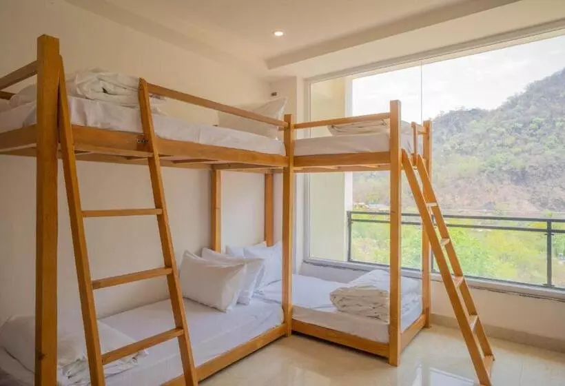 Hotelli Perfectstayz Alpine Near Laxman Jhula