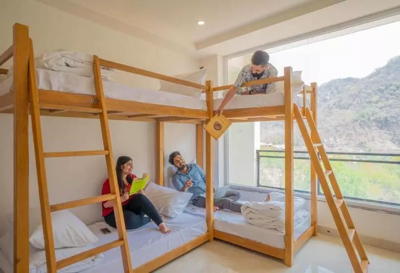 Hotelli Perfectstayz Alpine Near Laxman Jhula