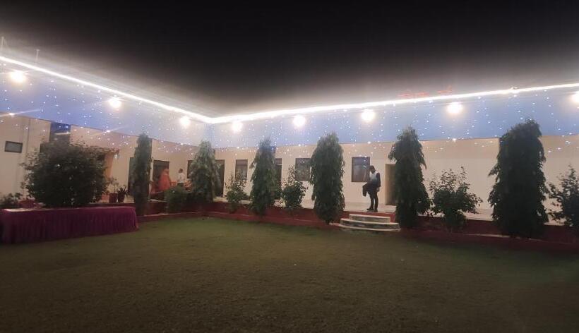 فندق Prem Garden & Resort