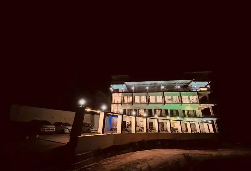 ホテル Shreedha Inn