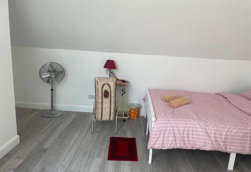 بنسيون Baraka Edgware