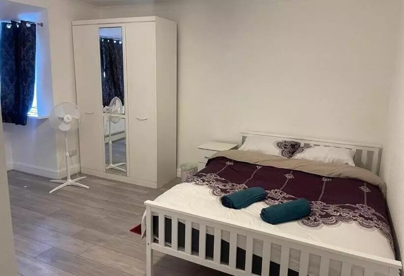 Majatalo Baraka Edgware