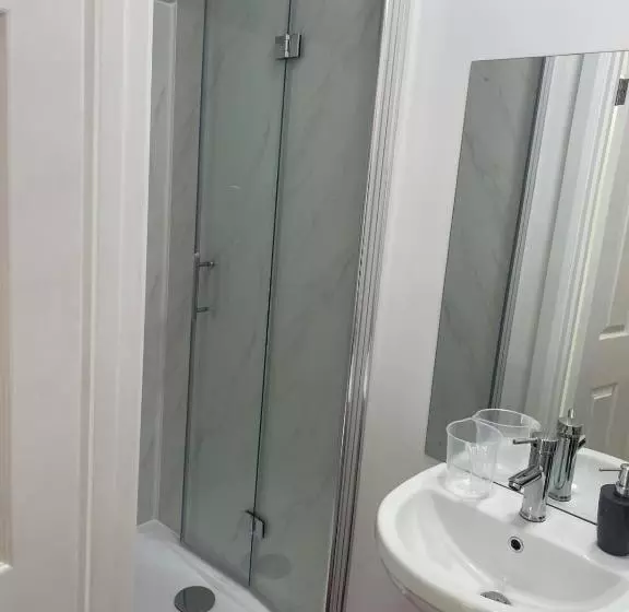 Majatalo Baraka Edgware