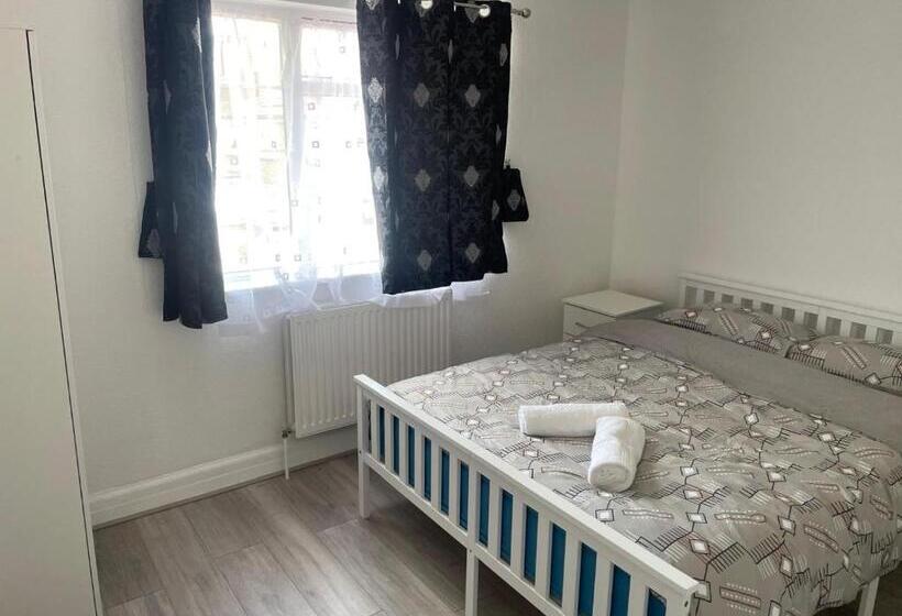 بنسيون Baraka Edgware