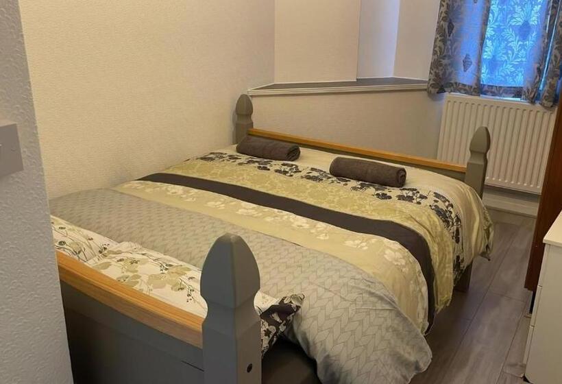 بنسيون Baraka Edgware