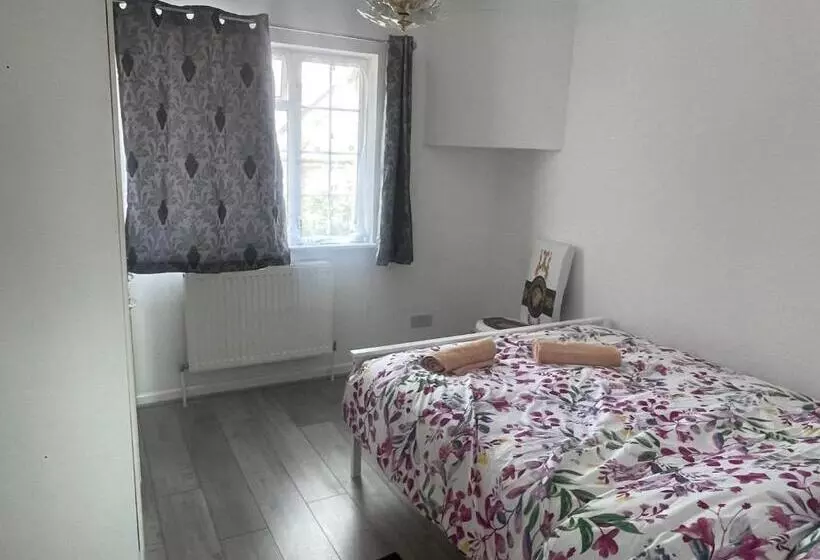 Majatalo Baraka Edgware