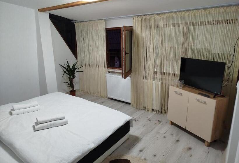 پانسیون Căsuța Din Brașov