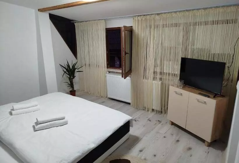 ペンション Căsuța Din Brașov