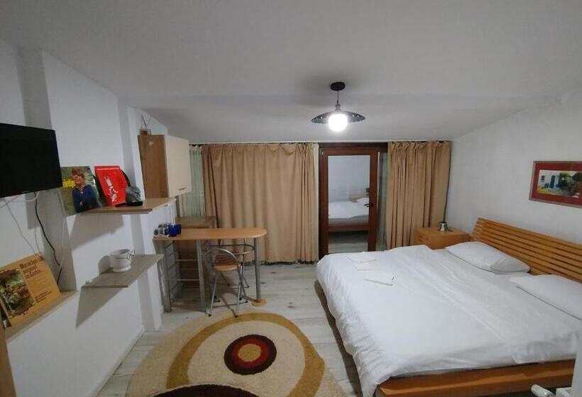 پانسیون Căsuța Din Brașov