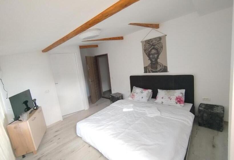 پانسیون Căsuța Din Brașov