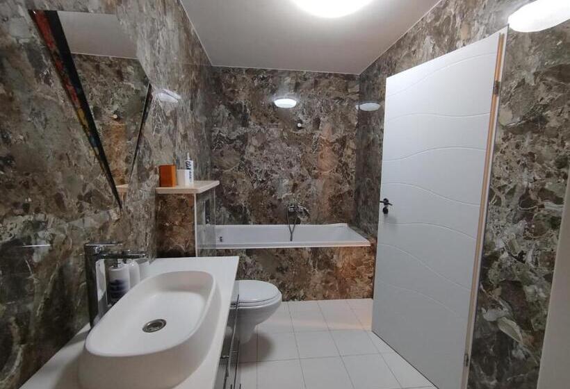 پانسیون Căsuța Din Brașov