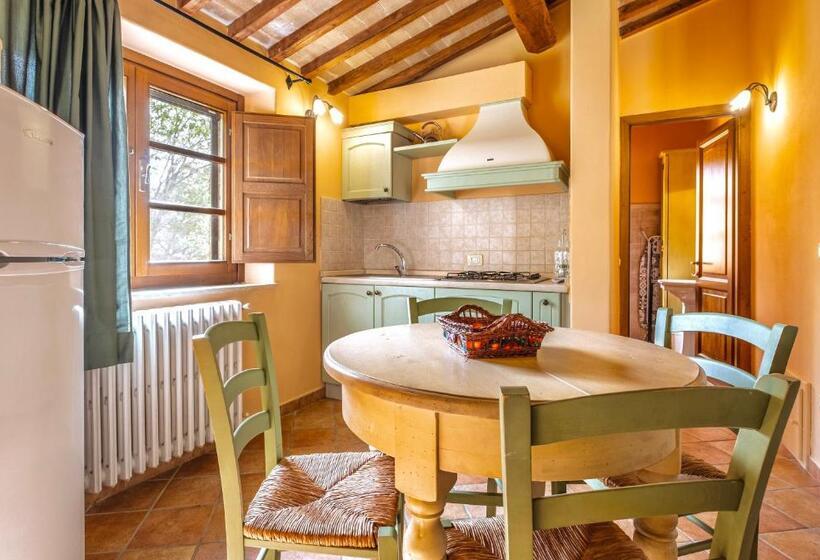 Residence With Thermal Pools In Sorano