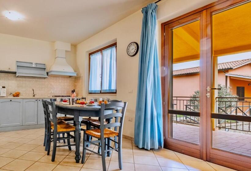 Residence With Thermal Pools In Sorano