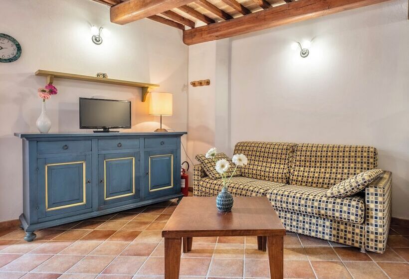 Residence With Thermal Pools In Sorano