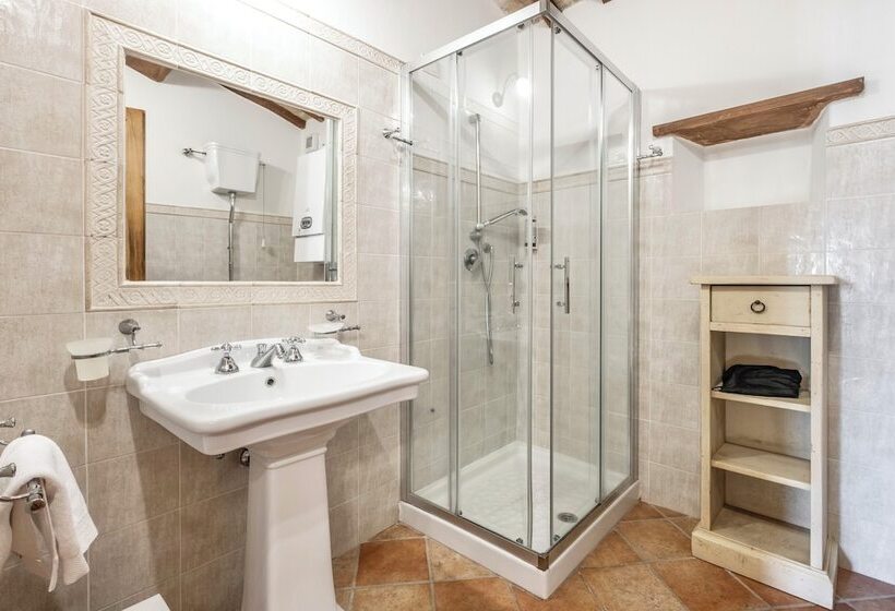 Residence With Thermal Pools In Sorano