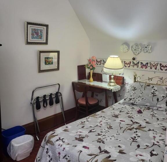 فندق Cranberry Cove Inn