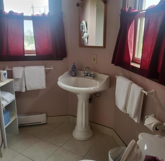 فندق Cranberry Cove Inn