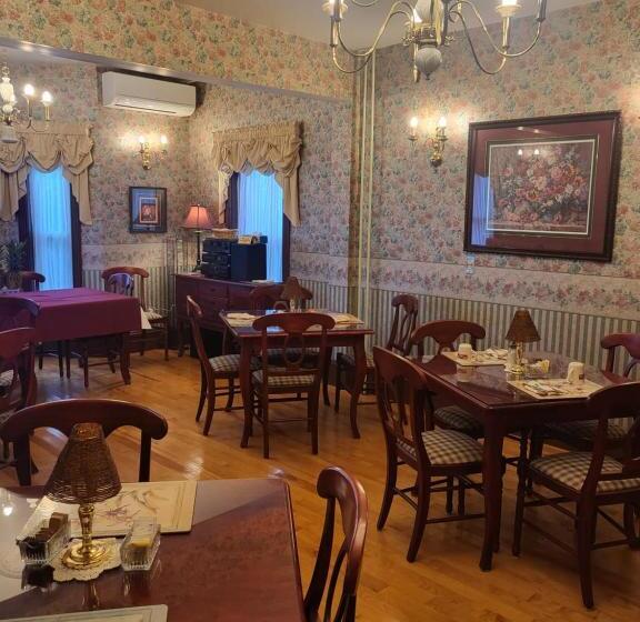 فندق Cranberry Cove Inn