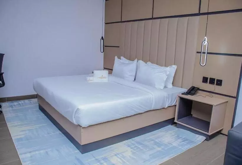 هتل G Pinnacle Signature