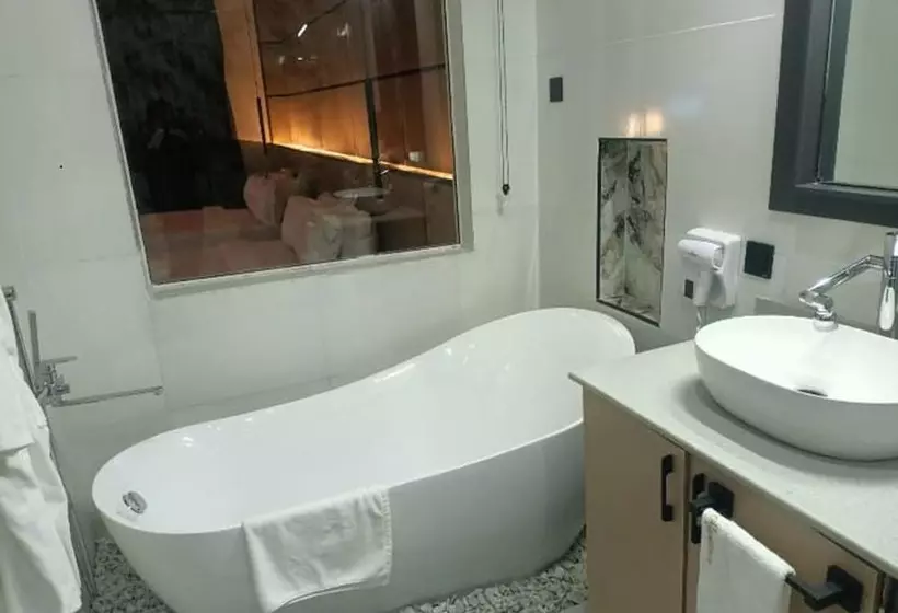 هتل G Pinnacle Signature