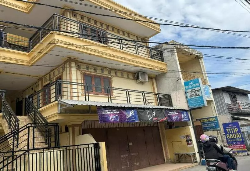 Hotelli Oyo 94160 Kost Btnompo