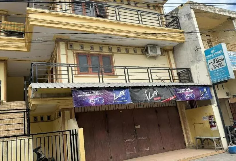 Hotelli Oyo 94160 Kost Btnompo