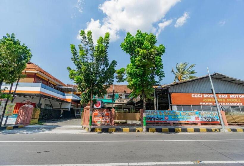 Hotel Oyo 94172 Mata Air Guest House Madiun