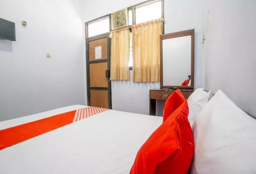 Hotelli Oyo 94172 Mata Air Guest House Madiun