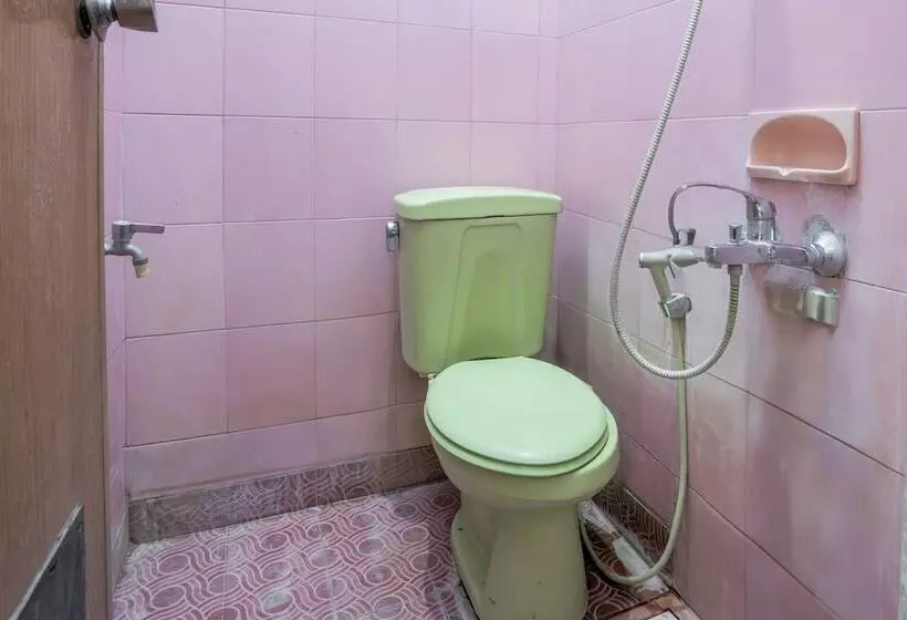 Hotelli Oyo 94172 Mata Air Guest House Madiun