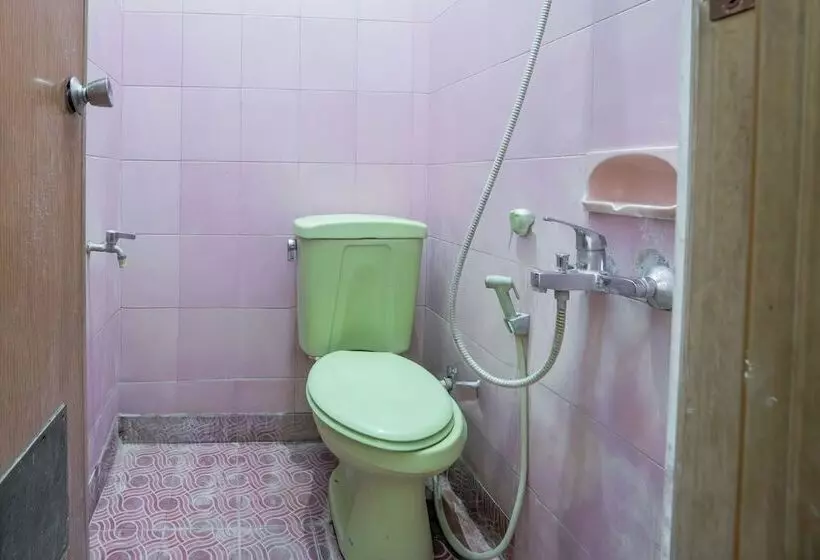 Hotelli Oyo 94172 Mata Air Guest House Madiun