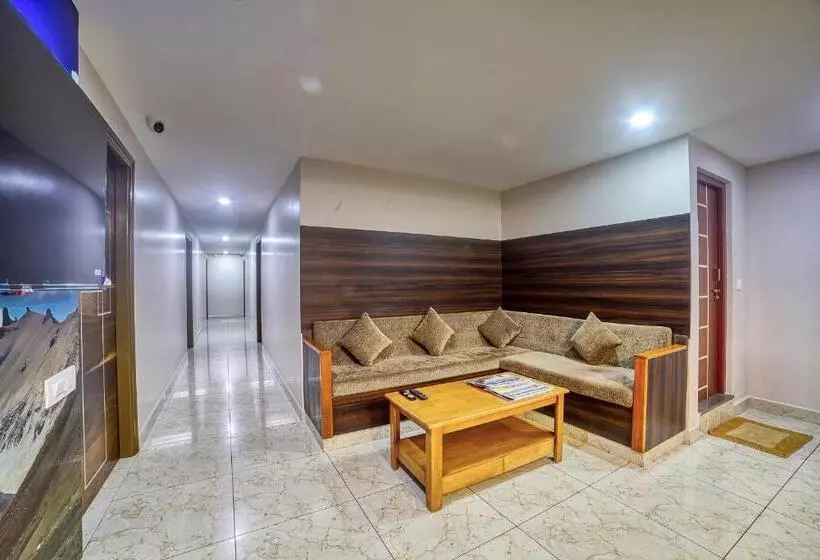 Hotelli Stay On The Way Near Bangalore Airport
