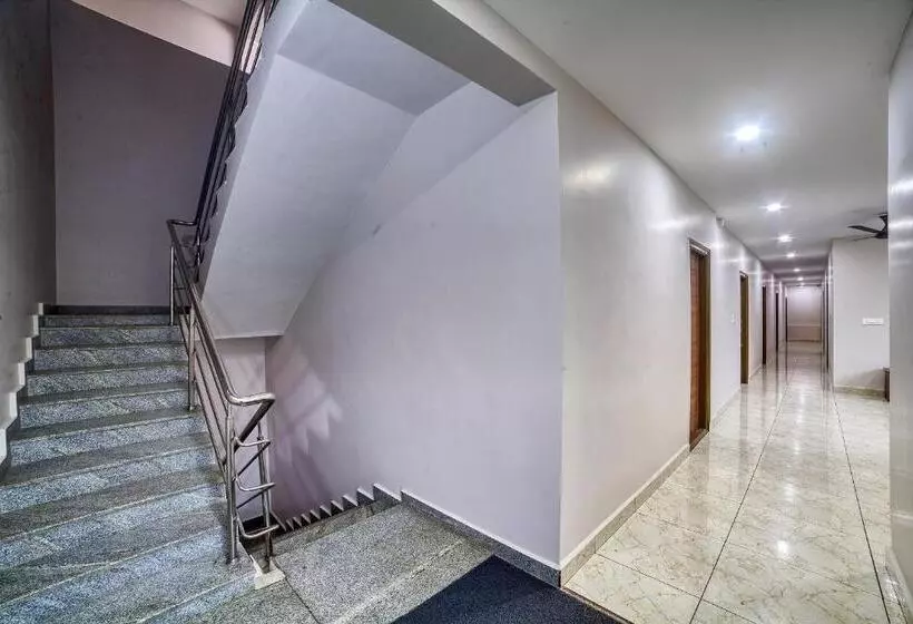 Hotelli Stay On The Way Near Bangalore Airport
