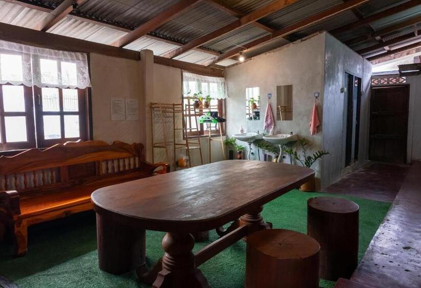 Hug Pai Boutique Hostel