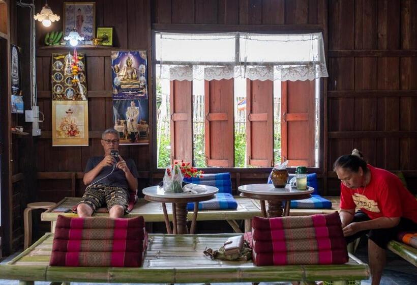 Hug Pai Boutique Hostel