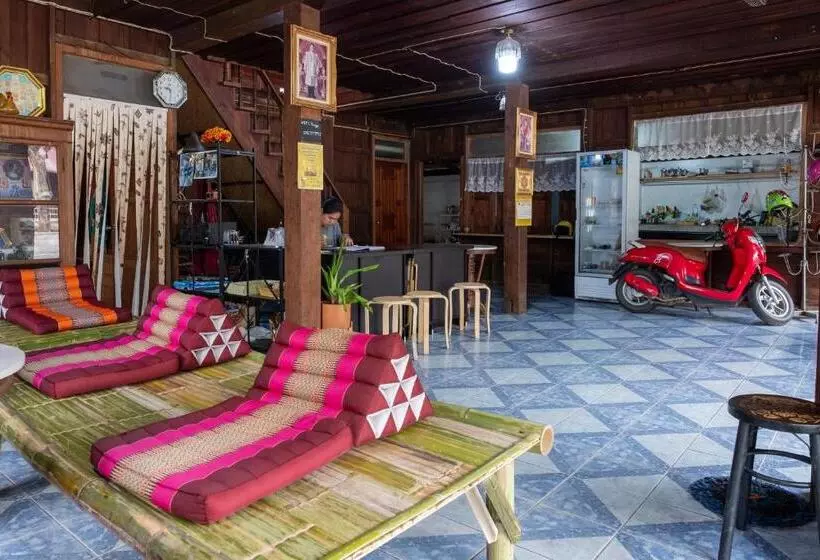 Hug Pai Boutique Hostel