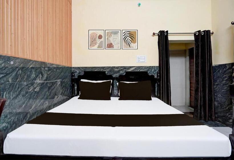 호텔 Super Collection O Lake Palace Road Formerly Green View