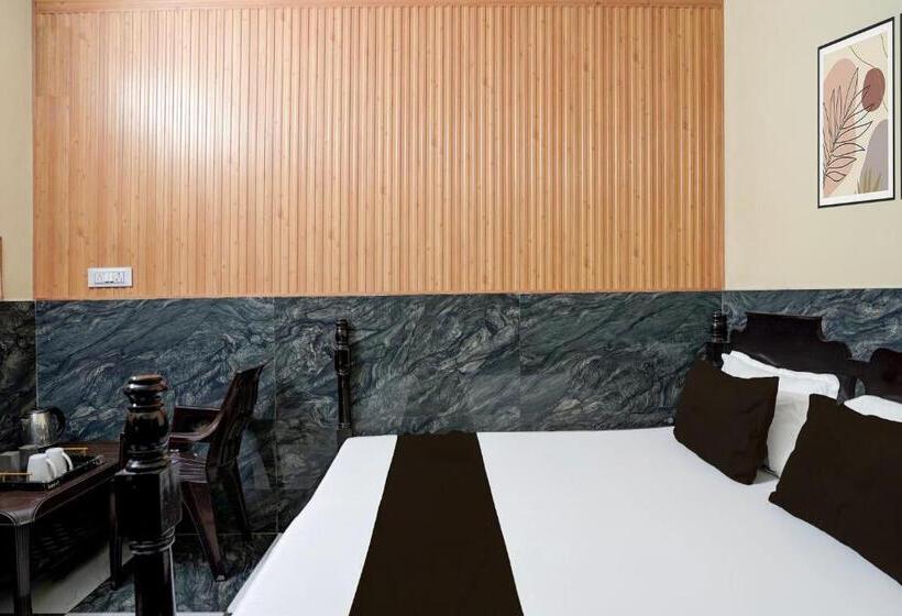 호텔 Super Collection O Lake Palace Road Formerly Green View