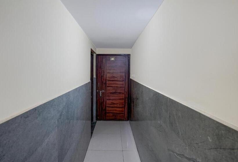 호텔 Super Collection O Lake Palace Road Formerly Green View