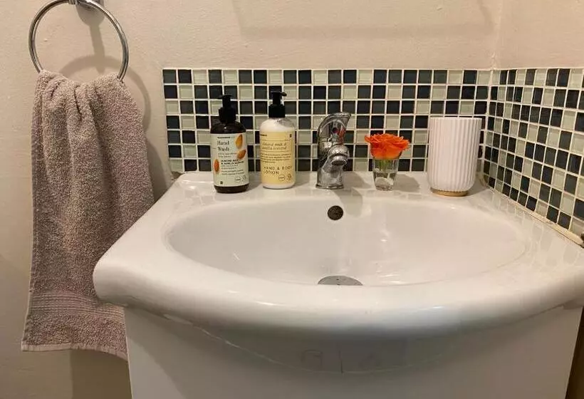 ペンション Happy Hilton Guest House