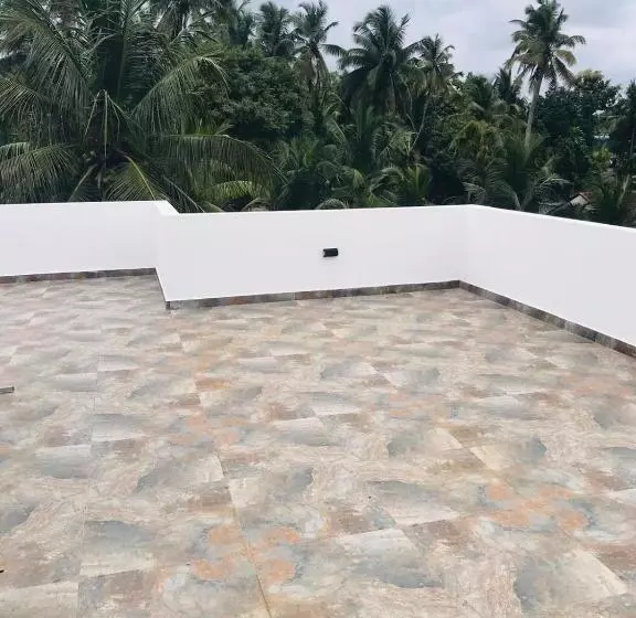 Majatalo Sri White Villa Airport Boutique