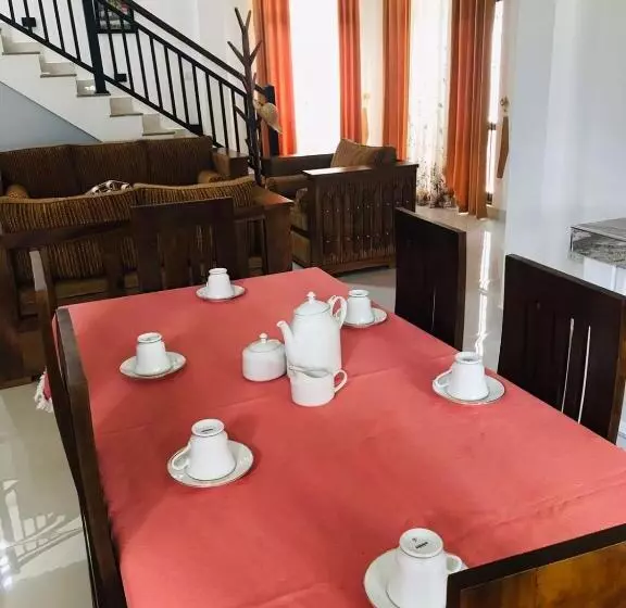 Majatalo Sri White Villa Airport Boutique