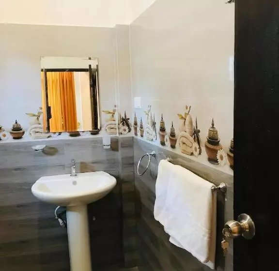 Majatalo Sri White Villa Airport Boutique